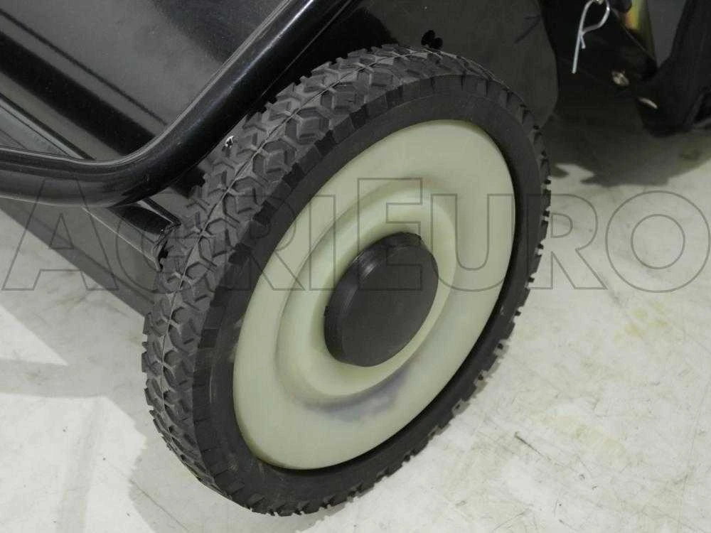 Balayeuse Remorquée Pour Tracteurs Tondeuses Autoportées (à Traction) - Balai Ramasseur 9 Balayeuse Remorquée Pour Tracteurs Tondeuses Autoportées (à Traction) - Balai Ramasseur – Image 9