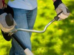 Débroussailleuse à Batterie RYOBI RBC36B26B - 36V - Lame 26cm - Poignée Double - BATTERIE ET CHARGEUR NON INCLUS -Entretien Du Jardin dbroussailleuse batterie ryobi rbc36b26b 36v lame 26cm poigne double batterie et chargeur non inclus tte de coupe et perche 28701 2 1619615538 IMG 60895f32eacae