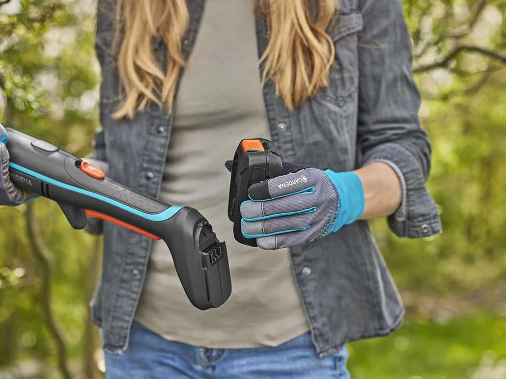 Gardena EasyCut 110/18V P4A - Sécateur électrique D'élagage Sur Perche - 18V 2Ah 10 Gardena EasyCut 110/18V P4A - Sécateur électrique D'élagage Sur Perche - 18V 2Ah – Image 10