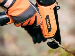 Lieuse Pour Vignoble électrique à Batterie Bahco BCL40IB- 2 Batteries Et Chargeur Inclus -Entretien Du Jardin lieuse pour vignoble lectrique batterie bahco bcl40ib 2 batteries et chargeur inclus lieuse pour vignes batterie bahco bcl40ib 28085 0 1617786453 IMG 606d7655e5655