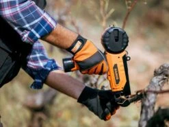 Lieuse Pour Vignoble électrique à Batterie Bahco BCL40IB- 2 Batteries Et Chargeur Inclus -Entretien Du Jardin lieuse pour vignoble lectrique batterie bahco bcl40ib 2 batteries et chargeur inclus lieuse pour vignes batterie bahco bcl40ib 28085 0 1617786454 IMG 606d76562b13e