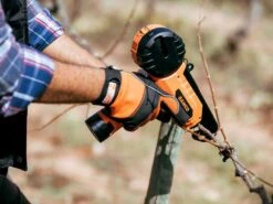 Lieuse Pour Vignoble électrique à Batterie Bahco BCL40IB- 2 Batteries Et Chargeur Inclus -Entretien Du Jardin lieuse pour vignoble lectrique batterie bahco bcl40ib 2 batteries et chargeur inclus lieuse pour vignes batterie bahco bcl40ib 28085 0 1617786454 IMG 606d765646758