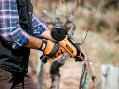 Lieuse Pour Vignoble électrique à Batterie Bahco BCL40IB- 2 Batteries Et Chargeur Inclus -Entretien Du Jardin lieuse pour vignoble lectrique batterie bahco bcl40ib 2 batteries et chargeur inclus lieuse pour vignes batterie bahco bcl40ib 28085 0 1617786454 IMG 606d7656bdab0