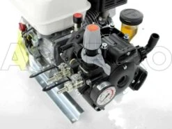 Motopompe De Pulvérisation Comet APS 41 Honda GP 160 Sur Chariot Dal Degan Avec Réservoir 150 L -Entretien Du Jardin motopompe de pulvrisation comet aps 41 honda gp 160 sur chariot dal degan avec rservoir 150 l pompe comet aps 41 7137 2 1427806520 pompa aps41 gp160 n 10