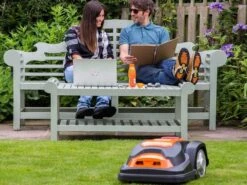 Robot Tondeuse Yard Force SA900B - Gestion Via APP - Bluetooth Intégré -Entretien Du Jardin robot tondeuse yard force sa900b gestion via app bluetooth intgr guidez et contrlez votre robot depuis votre tlphone portable 34529 33 1652349263 IMG 627cd94f828e1