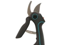 Sécateur à Batterie Gardena AssistCut Avec Batterie Intégrée 3.7V/2 Ah -Entretien Du Jardin scateur batterie gardena assistcut avec batterie intgre 3 7v 2 ah caractristiques principales et dtails techniques 36067 4 1659360135 IMG 62e7d3872f5ef