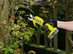 Sécateur De Taille à Batterie RYOBI RY18SCA-0 18V - Avec De 18V/4 Ah 34 Sécateur De Taille à Batterie RYOBI RY18SCA-0 18V - Avec De 18V/4 Ah -Entretien Du Jardin scateur de taille batterie ryobi ry18sca 0 18v avec de 18v 4 ah scateur de taille batterie ryobi ry18sca 0 18v 32713 6 1643212112 IMG 61f16d5042102