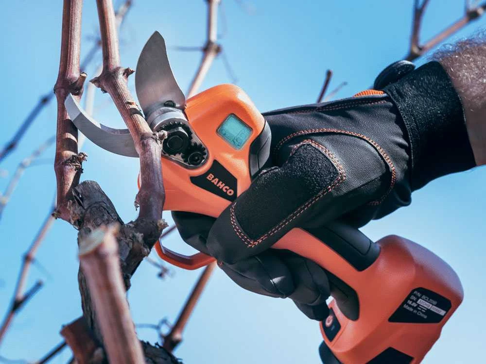 Sécateur électrique D'élagage Bahco BCL25IB + Élagueuse Manuelle à Batterie Bahco BCL15WB 16 Sécateur électrique D'élagage Bahco BCL25IB + Élagueuse Manuelle à Batterie Bahco BCL15WB – Image 16
