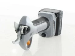 Sécateur électrique De Taille à Batterie Volpi KV380 - 2 Batteries De 21,6 V Et 2,5 Ah -Entretien Du Jardin scateur lectrique de taille batterie volpi kv380 2 batteries de 21 6 v et 2 5 ah scateur de taille batterie volpi kv380 27277 4 1673539073 IMG 63c02e01a138b