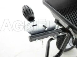 Semoir épandeur Geotech Tracté Pour Tracteurs Tondeuses -Entretien Du Jardin semoir pandeur geotech tract pour tracteurs tondeuses semoir pandeur 5945 0 1403794071 IMG 0443