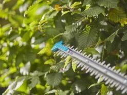 Taille-haie à Batterie Gardena EasyCut 40/18V P4A Seul - SANS BATTERIE NI CHARGEUR DE BATTERIE -Entretien Du Jardin taille haie batterie gardena easycut 40 18v p4a seul sans batterie ni chargeur de batterie la lame 41484 3 1683011681 IMG 6450b861aab55