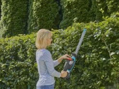 Taille-haie à Batterie Gardena EasyCut 40/18V P4A Seul - SANS BATTERIE NI CHARGEUR DE BATTERIE -Entretien Du Jardin taille haie batterie gardena easycut 40 18v p4a seul sans batterie ni chargeur de batterie la lame 41484 3 1683011681 IMG 6450b861b9762