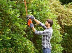 Taille-haie électrique Black & Decker BEHT251C10-QS - Taille-haie 450W Avec Barre De 50 Cm