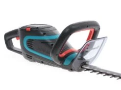 Taille-haie électrique Gardena PowerCut Li-40/60 - De 40 V/2.6 Ah Avec Lamier De 60 Cm -Entretien Du Jardin taille haie lectrique gardena powercut li 40 60 de 40 v 2 6 ah avec lamier de 60 cm moteur lectrique 16112 1 1554282746 IMG 9894