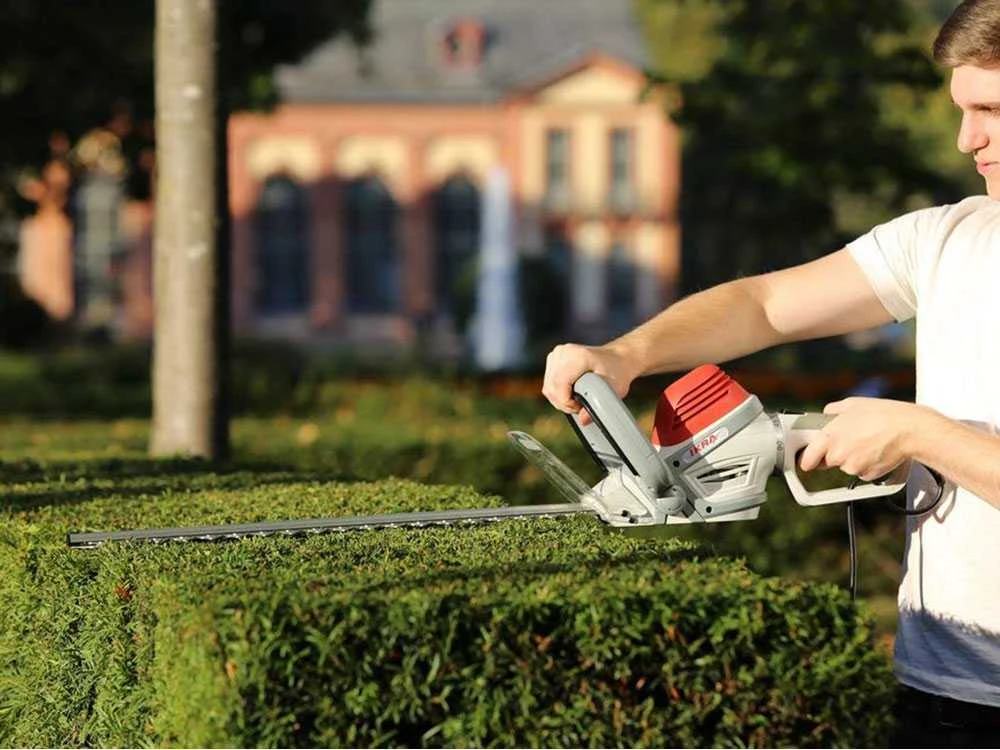 Taille-haie électrique IKRA IHS 600 - Puissance 50V - 600 W Avec Lamier De 55 Cm 2 Taille-haie électrique IKRA IHS 600 - Puissance 50V - 600 W Avec Lamier De 55 Cm – Image 2