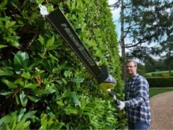 Taille-haies Télescopique à Batterie RYOBI - 18V - Orientable - Lame De 45cm - BATTERIE ET CHARGEUR NON INCLUS -Entretien Du Jardin taille haies tlescopique batterie ryobi 18v orientable lame de 45cm batterie et chargeur non inclus moteur lectrique batterie 28709 3 1619680345 IMG 608a5c590b791