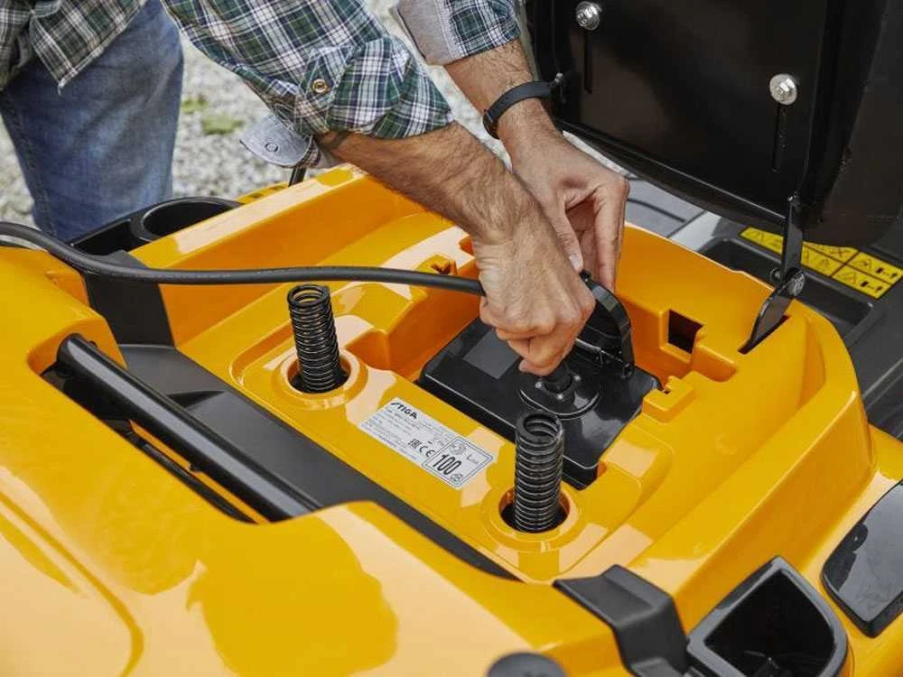 Tondeuse Autoportée à Batterie Stiga E-Ride S300 - Moteur électrique à Batterie 48V/30Ah 9 Tondeuse Autoportée à Batterie Stiga E-Ride S300 - Moteur électrique à Batterie 48V/30Ah – Image 9