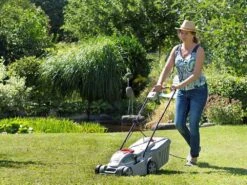 Tondeuse électrique 1400W IKRA IERM 1434 - Bac De 35 L + éjection Postérieure - 34 Cm -Entretien Du Jardin tondeuse lectrique 1400w ikra ierm 1434 bac de 35 l jection postrieure 34 cm tondeuse lectrique ikra ierm 1434 18676 1 1573729961 71qH5pBAYHL. AC SL1000