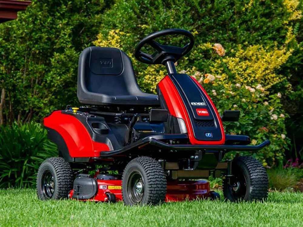 Tracteur Tondeuse à Batterie E-rider Toro ES3000SD - Moteur électrique à Batterie 72V/24Ah - Coupe De 76cm 1 Tracteur Tondeuse à Batterie E-rider Toro ES3000SD - Moteur électrique à Batterie 72V/24Ah - Coupe De 76cm