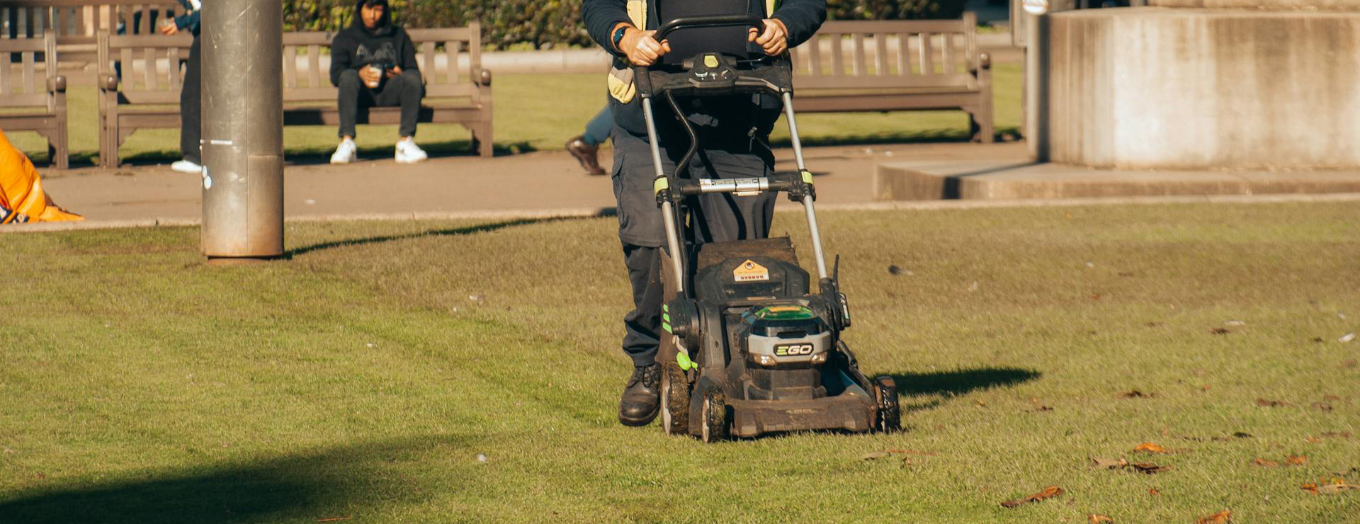 Entretien Du Jardin -Entretien Du Jardin pexels davidgallie 28356910